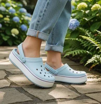 ZUECOS CROCS CROCBAND PLATAFORMA (CELESTE)